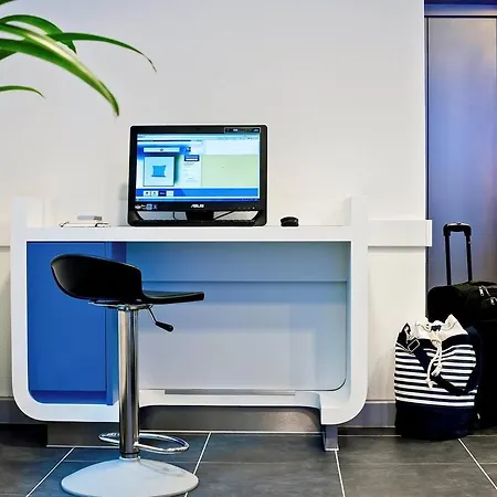 Ibis Muenchen Garching 3*