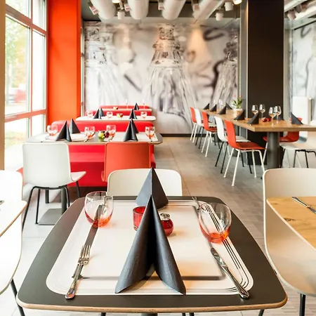 Ibis Muenchen Garching 3*