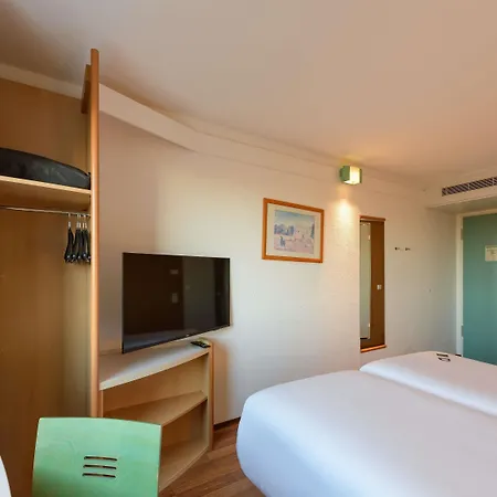 Hotel Ibis Muenchen Garching 3*
