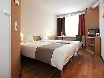 Ibis Muenchen Garching 3*
