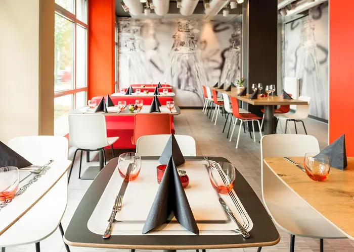 Ibis Muenchen Garching 3*